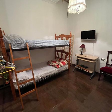 Apartamento En Pleno Centro De Marchena 3 Dormitorios 3 Banos Privados Bagian luar foto