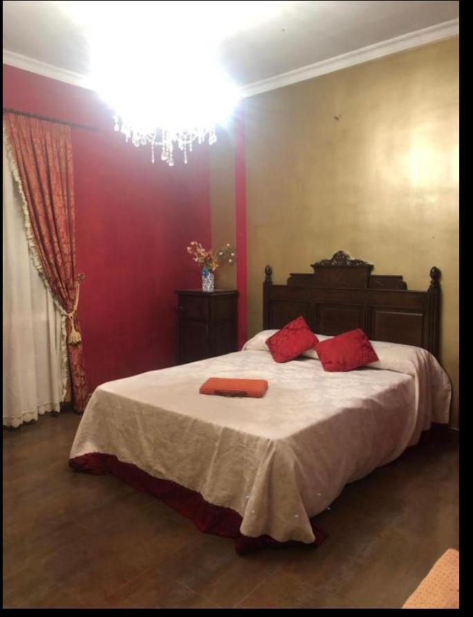 Apartamento En Pleno Centro De Marchena 3 Dormitorios 3 Banos Privados Bagian luar foto
