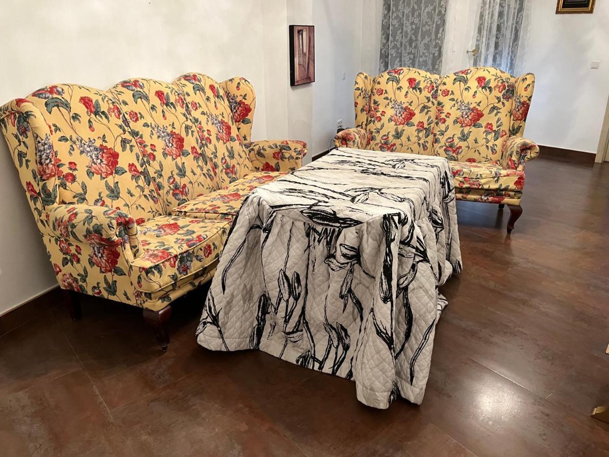 Apartamento En Pleno Centro De Marchena 3 Dormitorios 3 Banos Privados Bagian luar foto