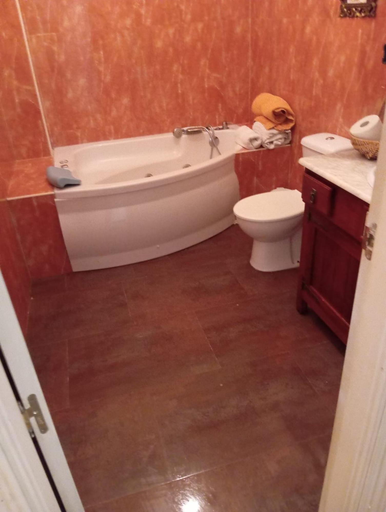 Apartamento En Pleno Centro De Marchena 3 Dormitorios 3 Banos Privados Bagian luar foto