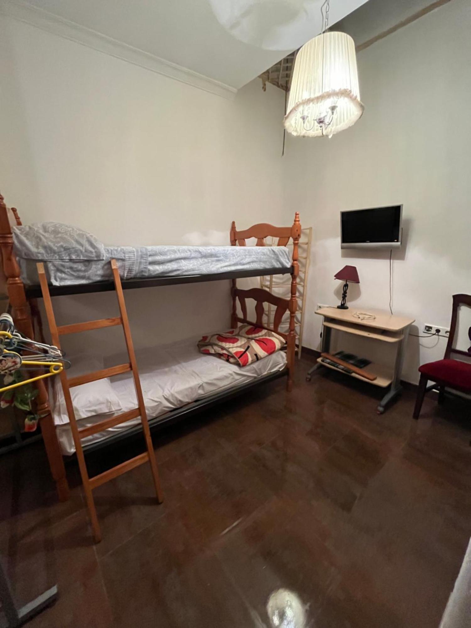 Apartamento En Pleno Centro De Marchena 3 Dormitorios 3 Banos Privados Bagian luar foto
