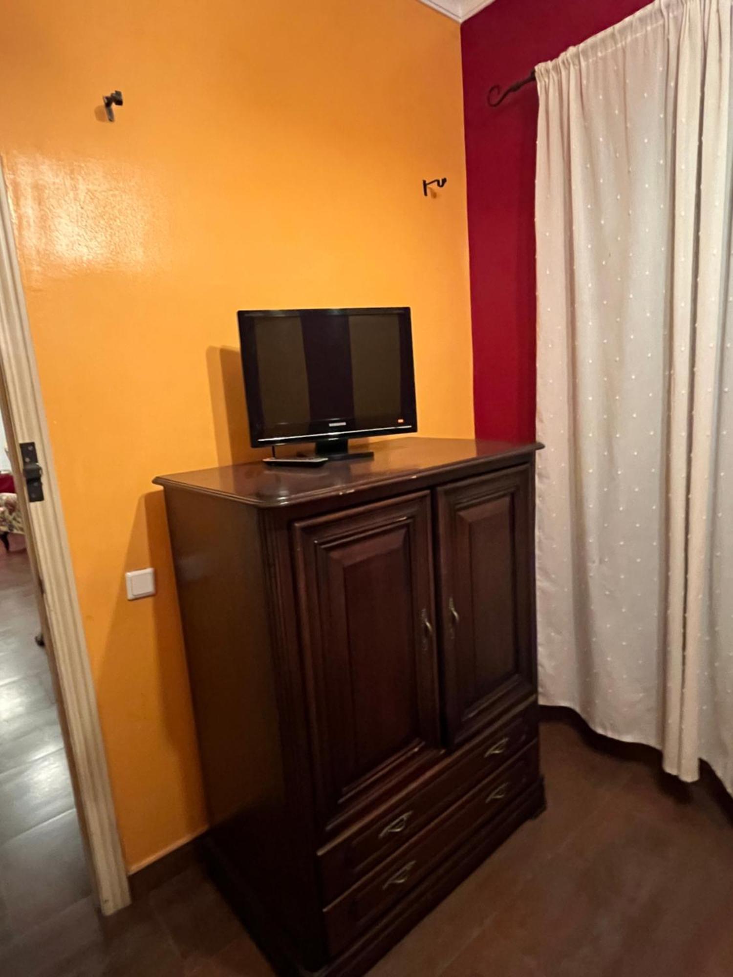Apartamento En Pleno Centro De Marchena 3 Dormitorios 3 Banos Privados Bagian luar foto