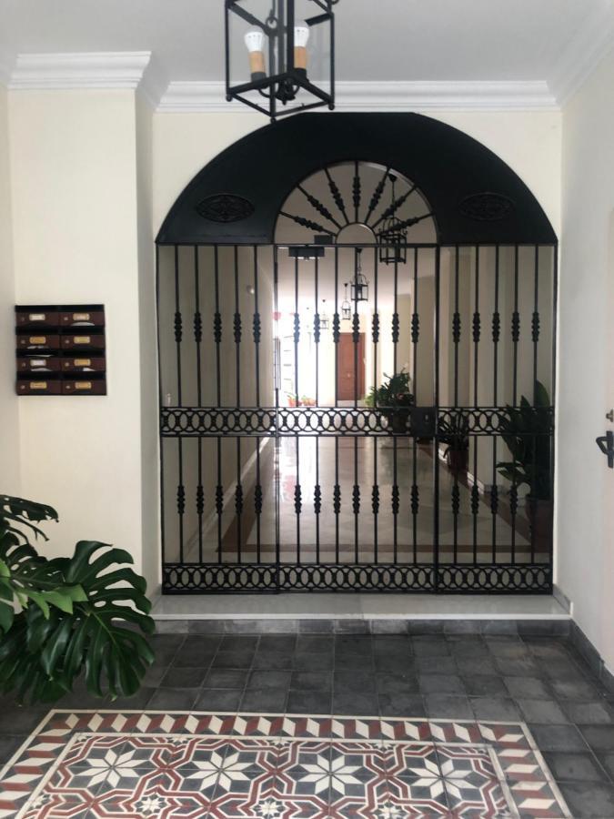 Apartamento En Pleno Centro De Marchena 3 Dormitorios 3 Banos Privados Bagian luar foto